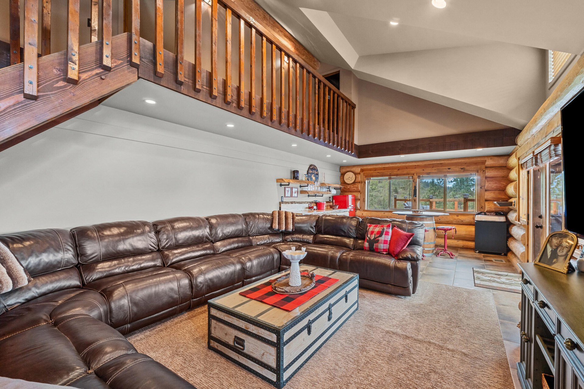 
                        Property photograph at
                        33905 WINTERWOOD LN E
                      