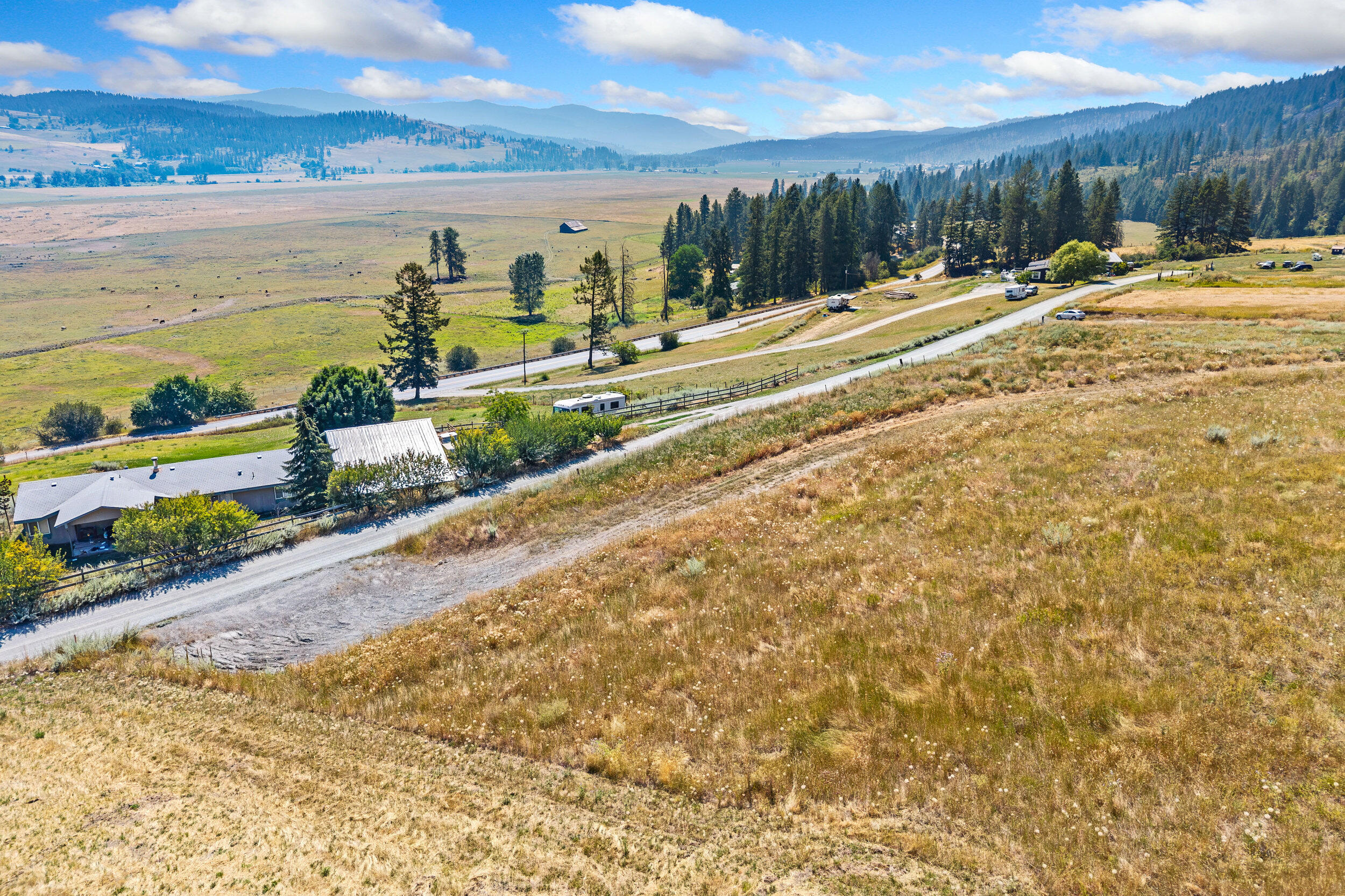 
                        Property photograph at
                        842 FF VALLEY WESTSIDE RD
                      