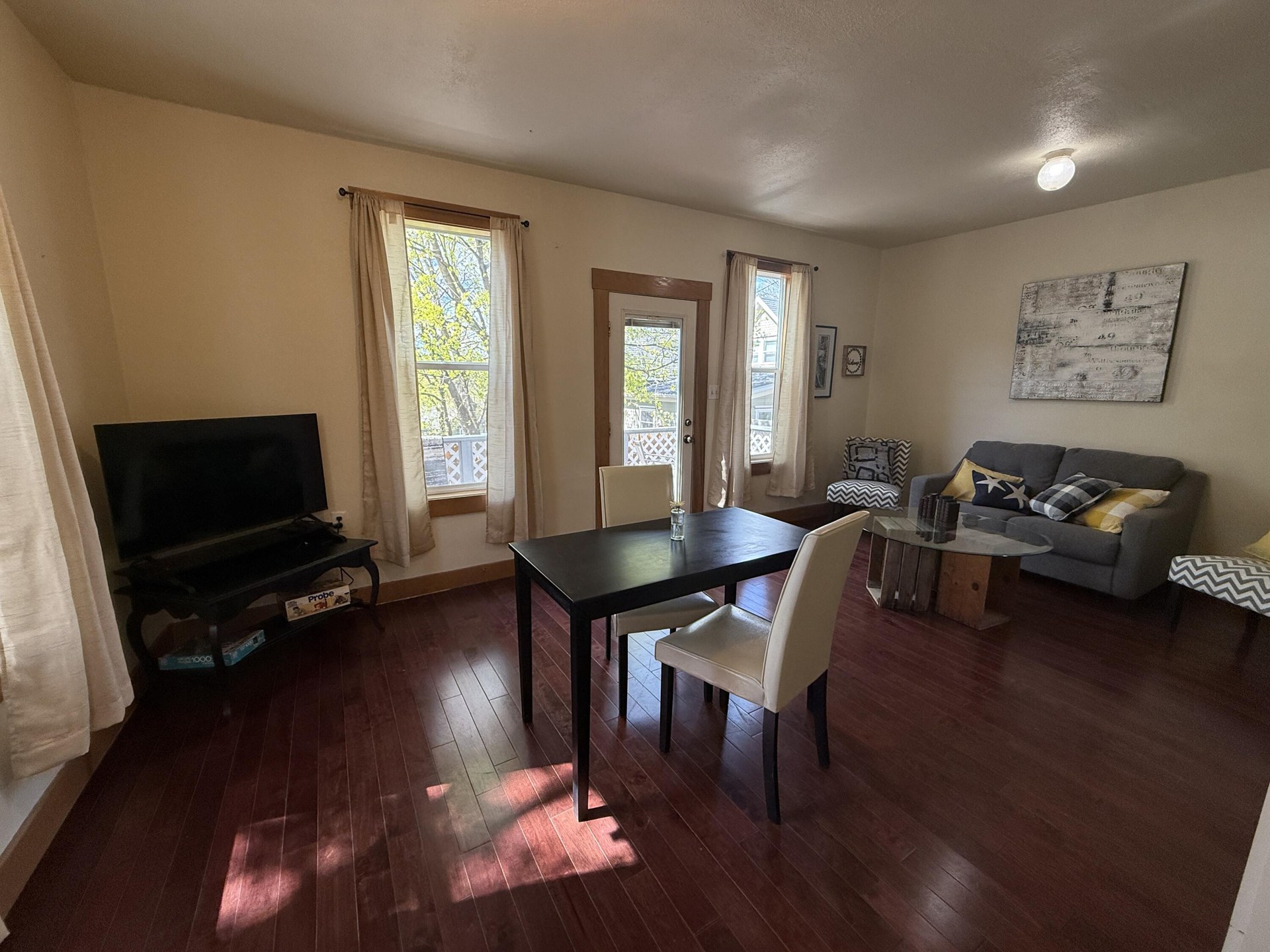 
                        Property photograph at
                        640 N ELM ST
                      