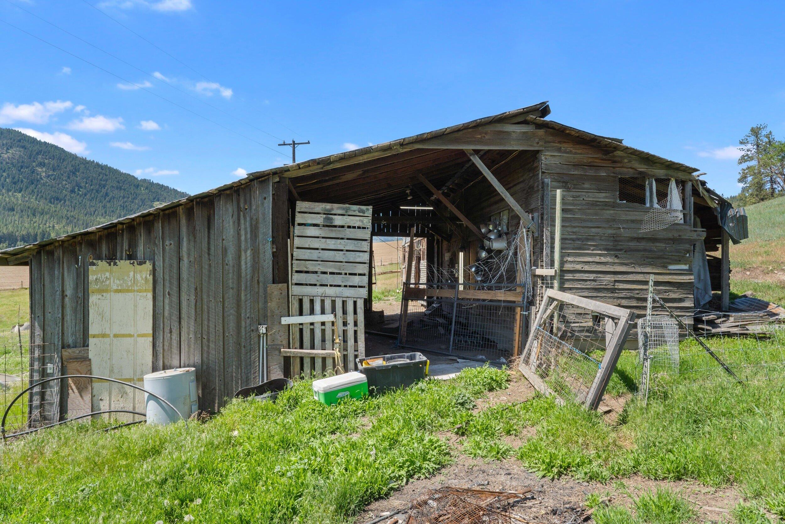 
                        Property photograph at
                        2083 MARBLE VALLEY-BASIN RD
                      