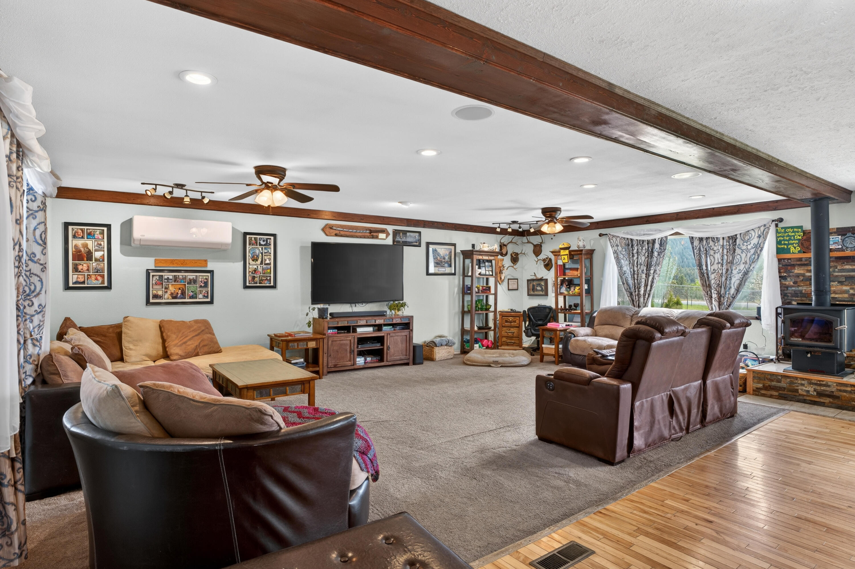 
                        Property photograph at
                        762 JOSEPH JESSICA RD
                      