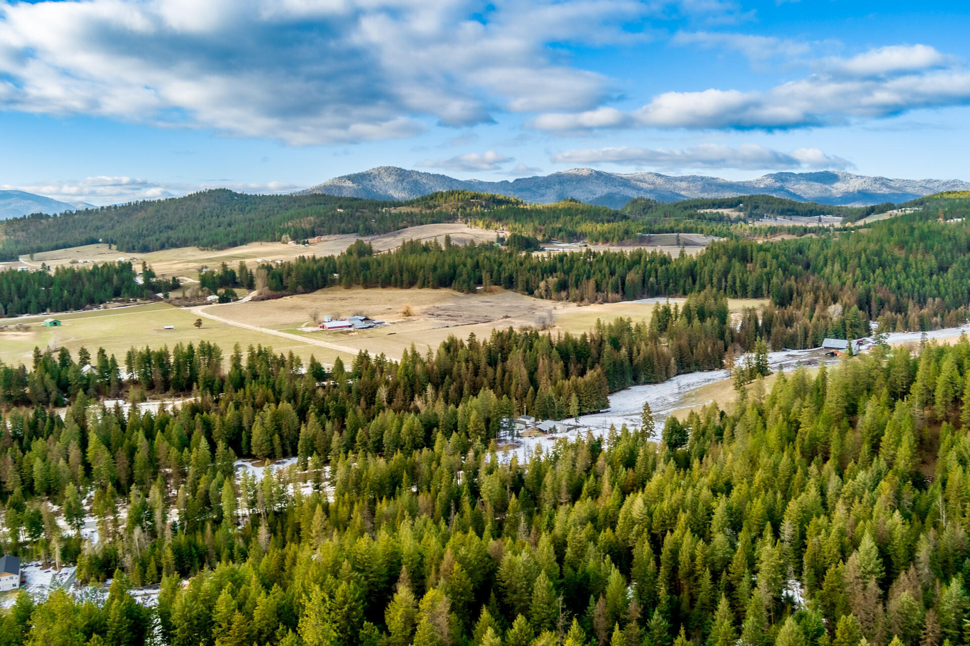 
                        Property photograph at
                        2559 UNITED COPPER MINE RD
                      