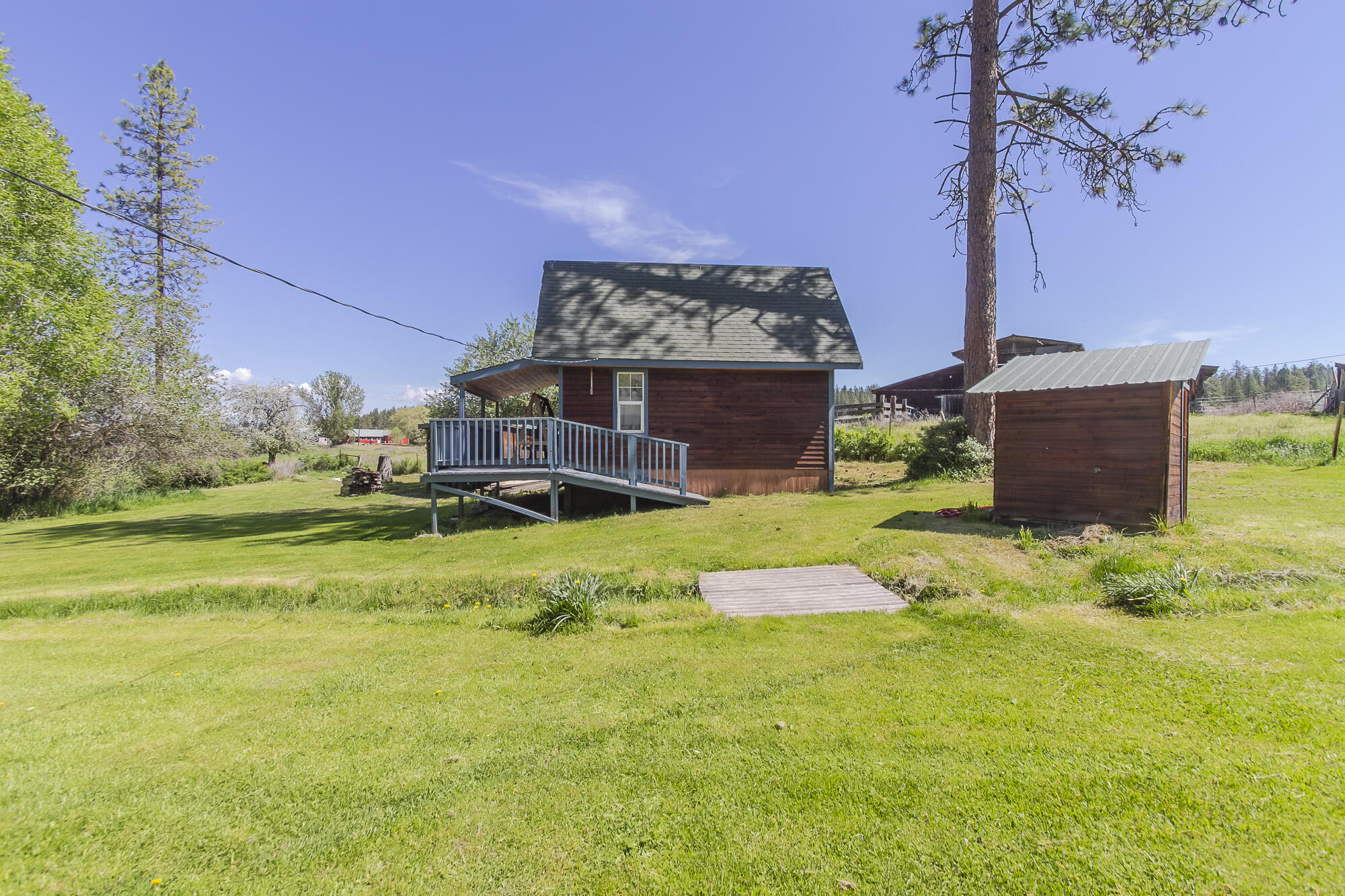 
                        Property photograph at
                        798 BARZEE RD
                      