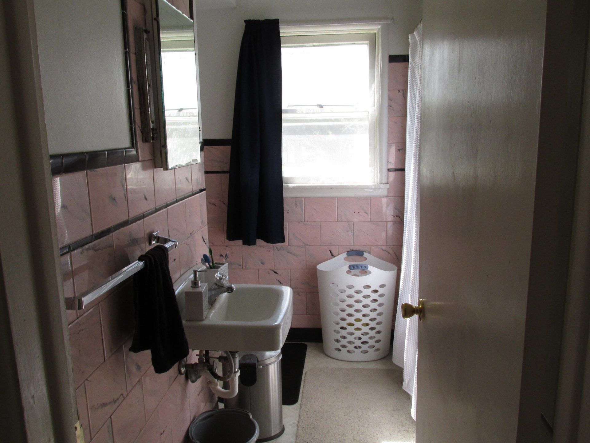 
                        Property photograph at
                        1325 S MAIN ST
                      