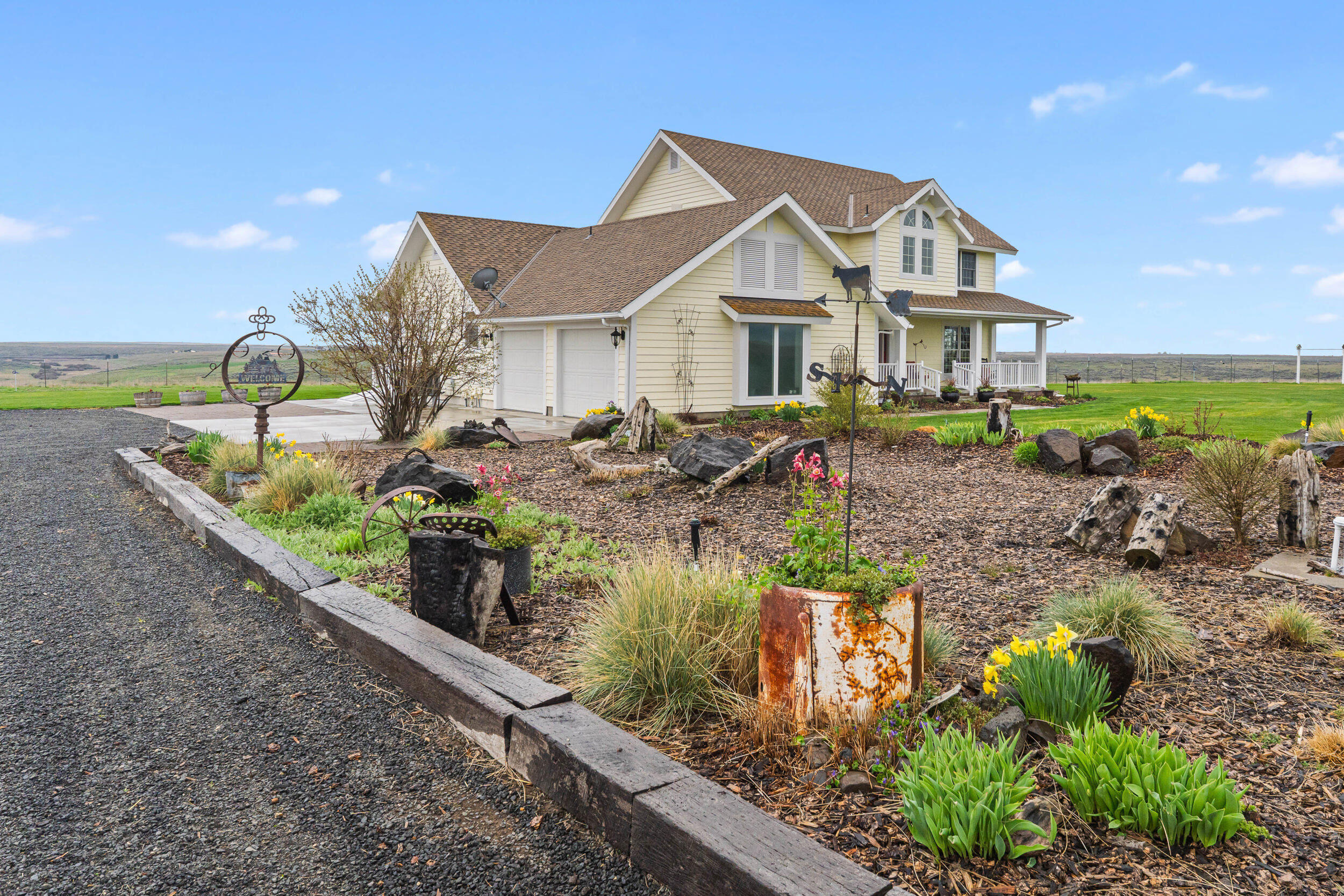 
                        Property photograph at
                        34462 COTTONWOOD CREEK RD E
                      