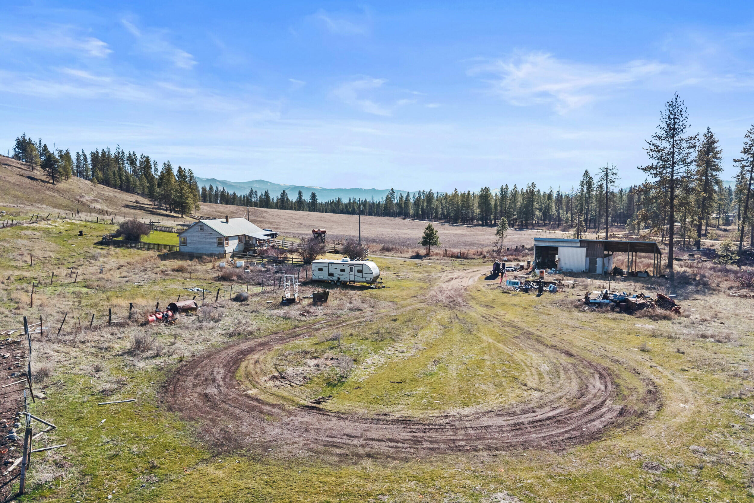 
                        Property photograph at
                        3031 HALL CREEK RD
                      