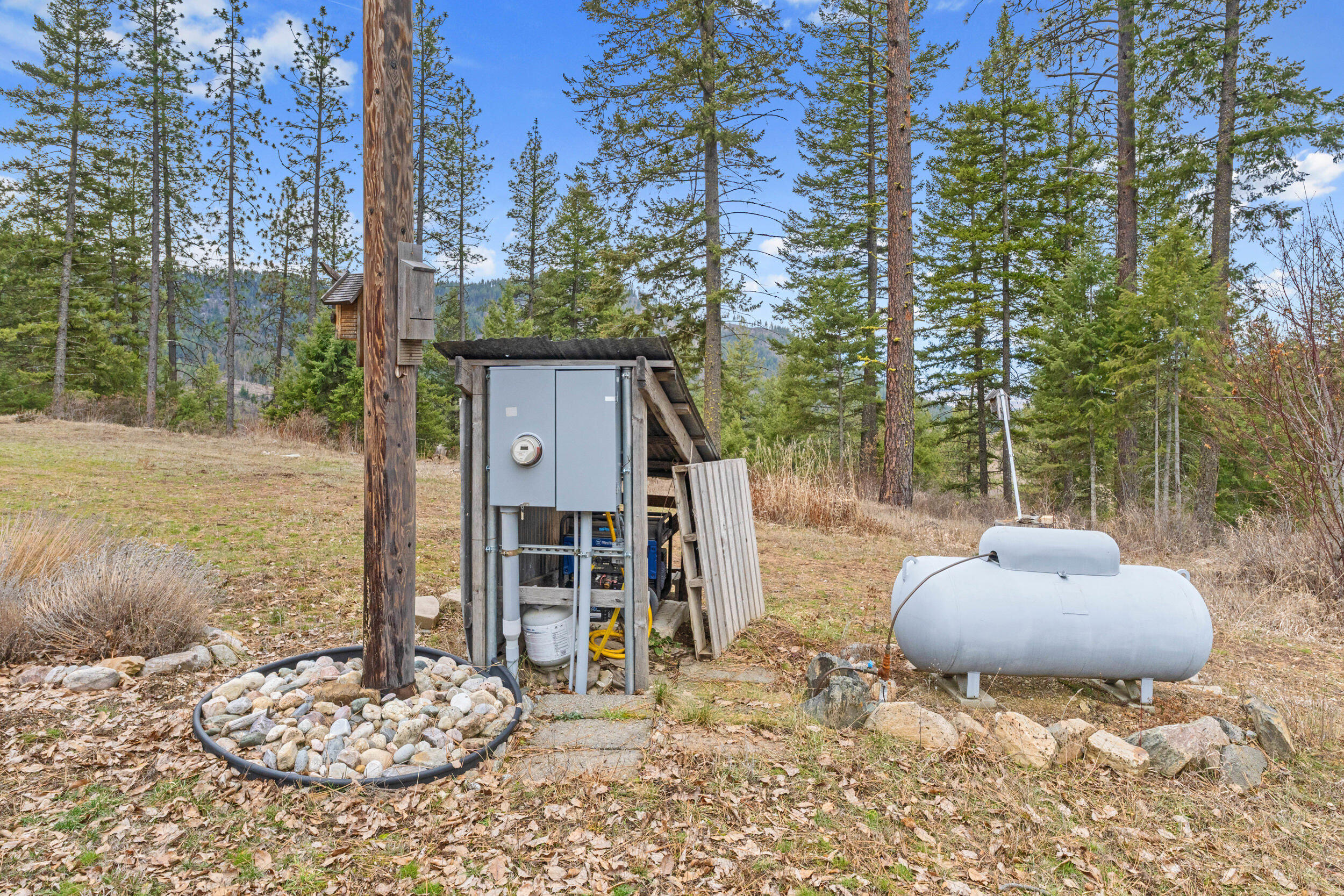 
                        Property photograph at
                        2852 HORSESHOE LAKE RD
                      