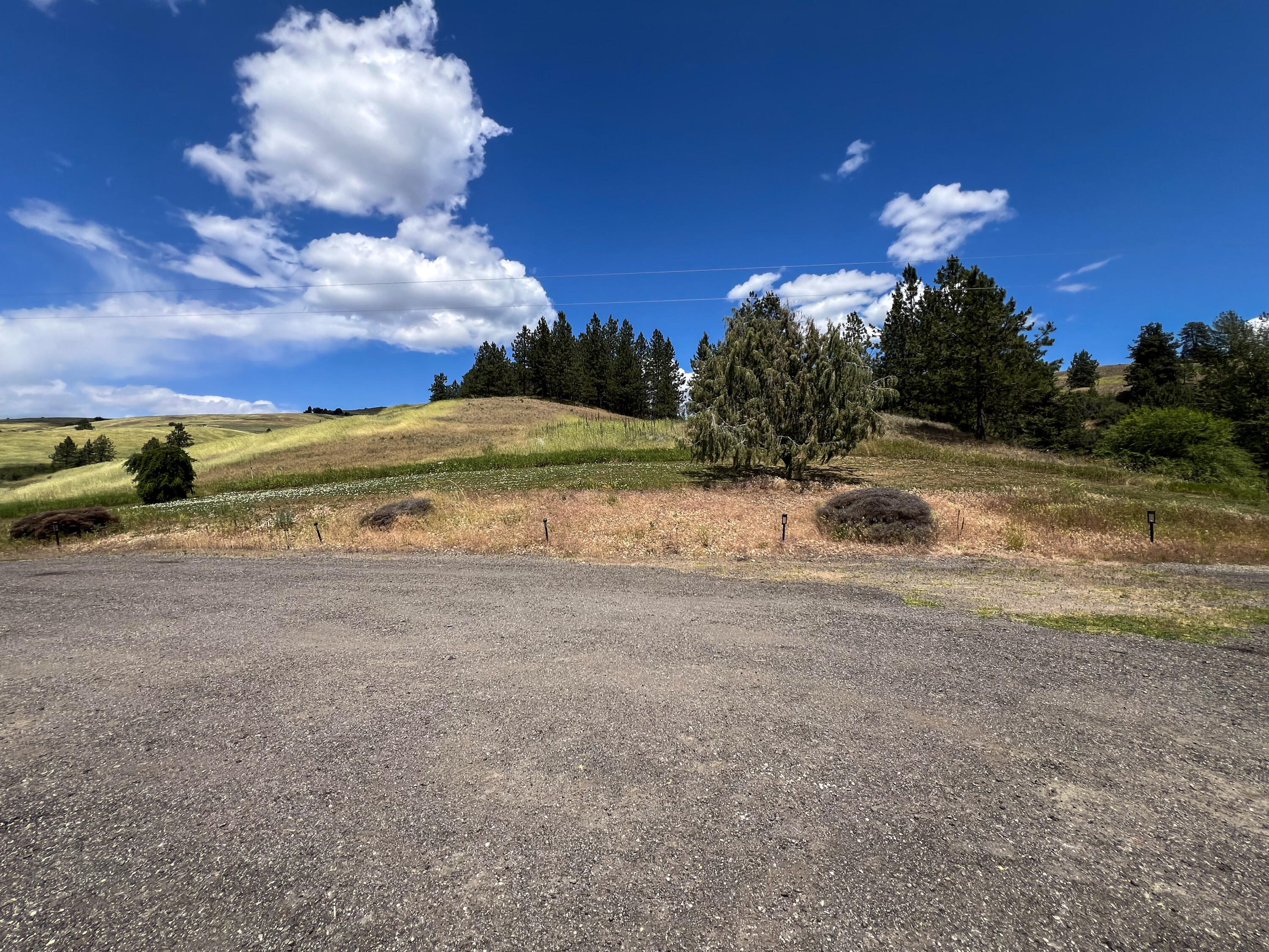 
                        Property photograph at
                        598 N HWY 395
                      
