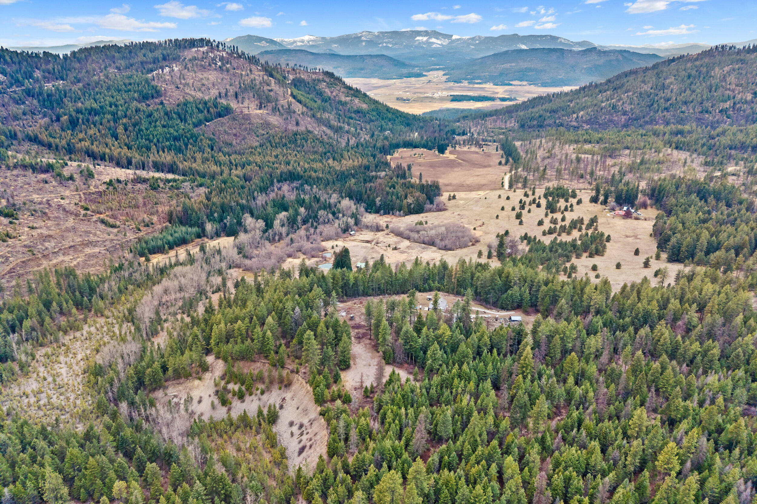
                        Property photograph at
                        2852 HORSESHOE LAKE RD
                      