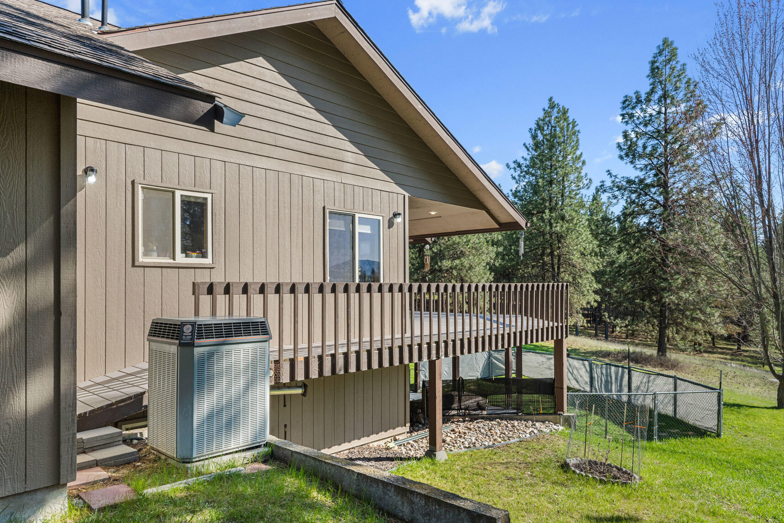
                        Property photograph at
                        753 C ARDEN BUTTE RD
                      