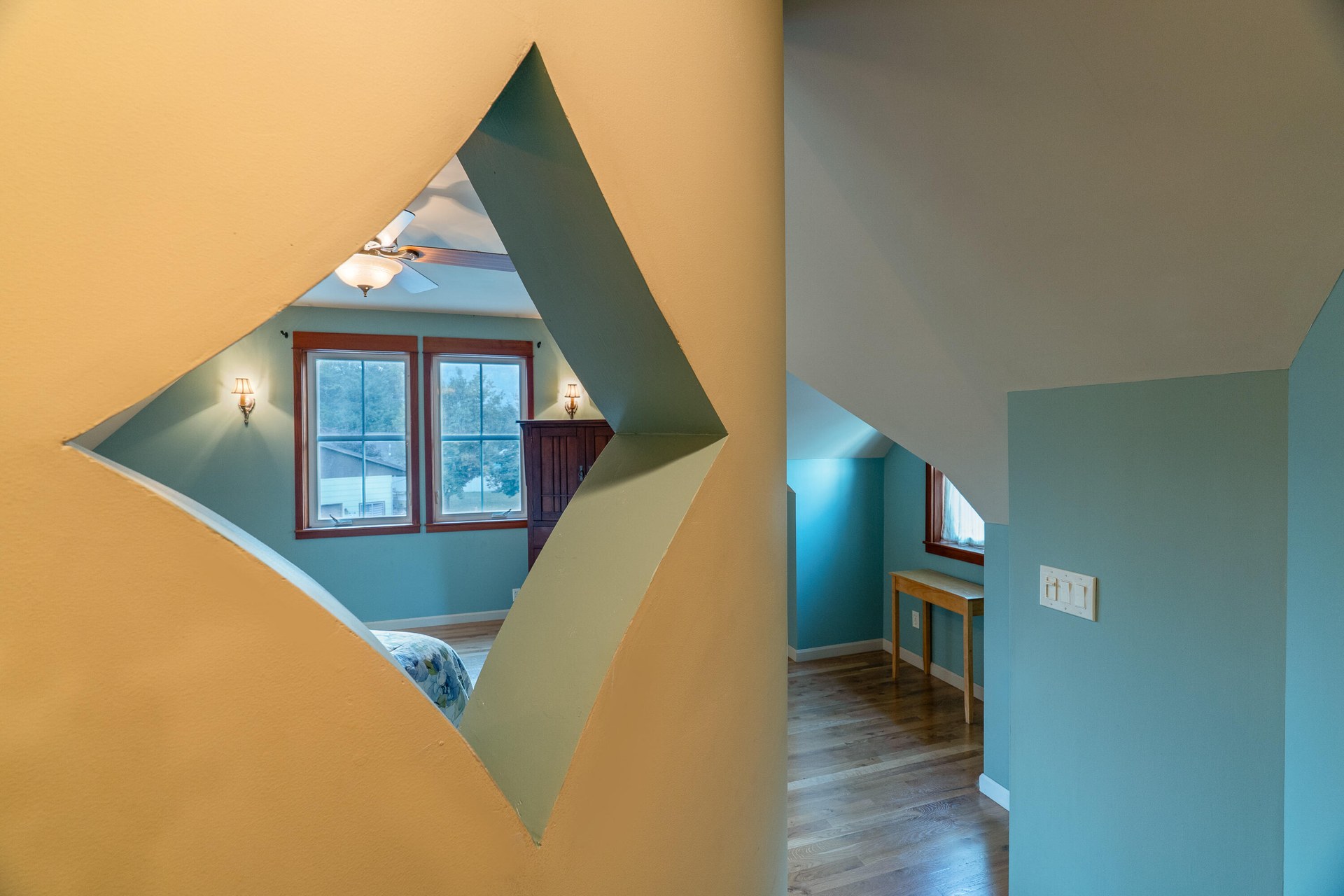 
                        Property photograph at
                        903 W KING ST
                      