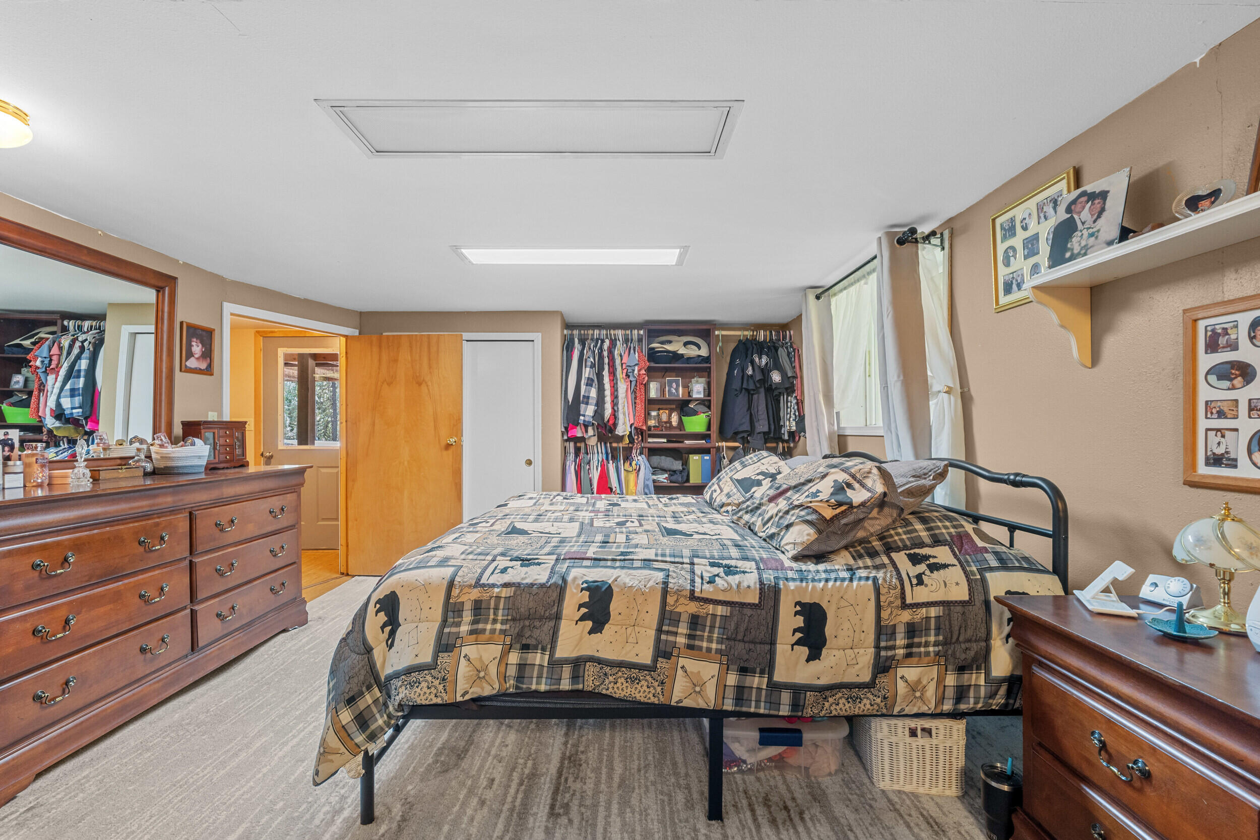 
                        Property photograph at
                        762 MAHONEY RD
                      