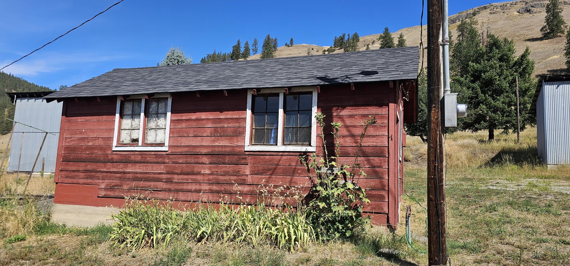
                        Property photograph at
                        792 A HWY 395 N
                      