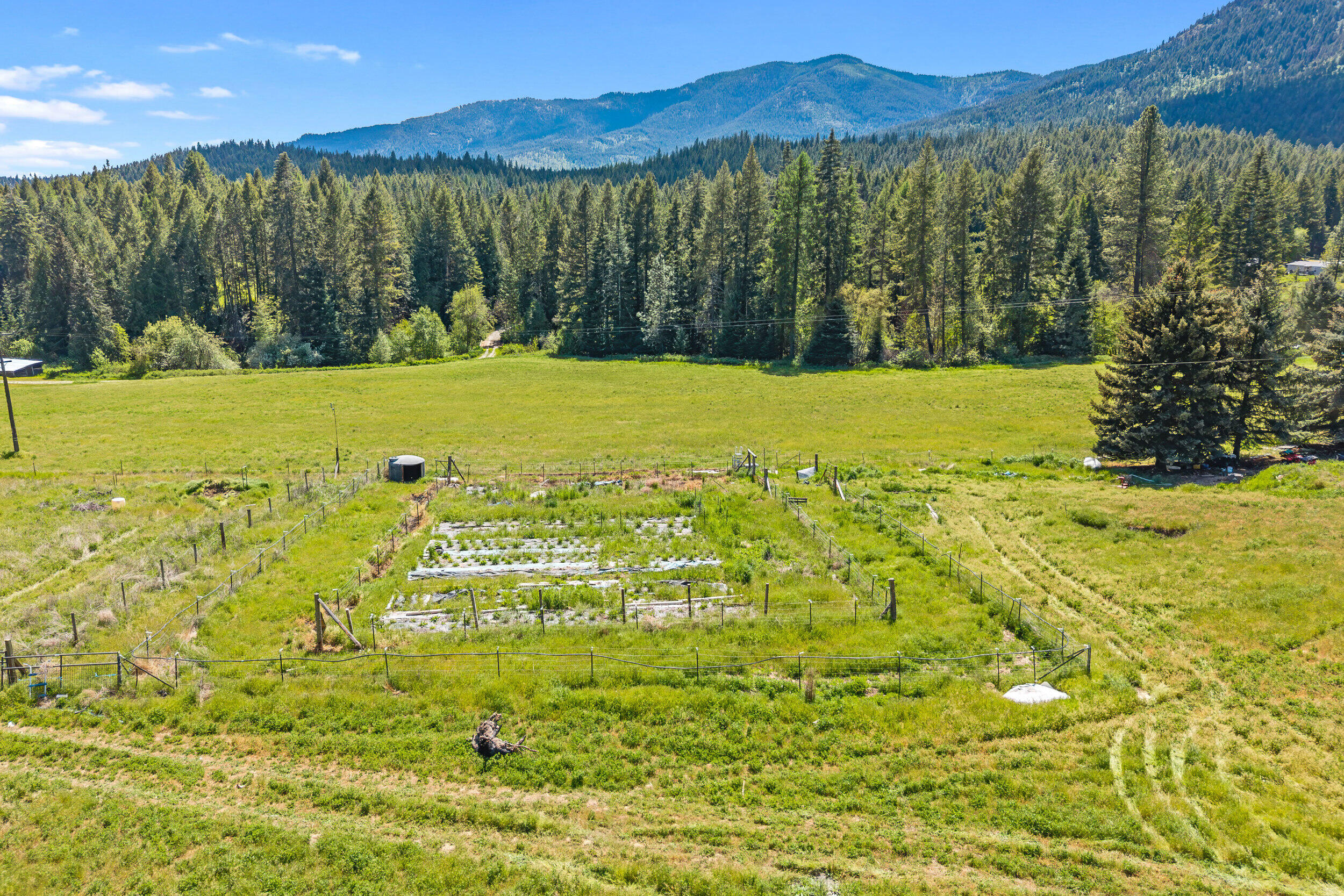 
                        Property photograph at
                        2083 MARBLE VALLEY-BASIN RD
                      