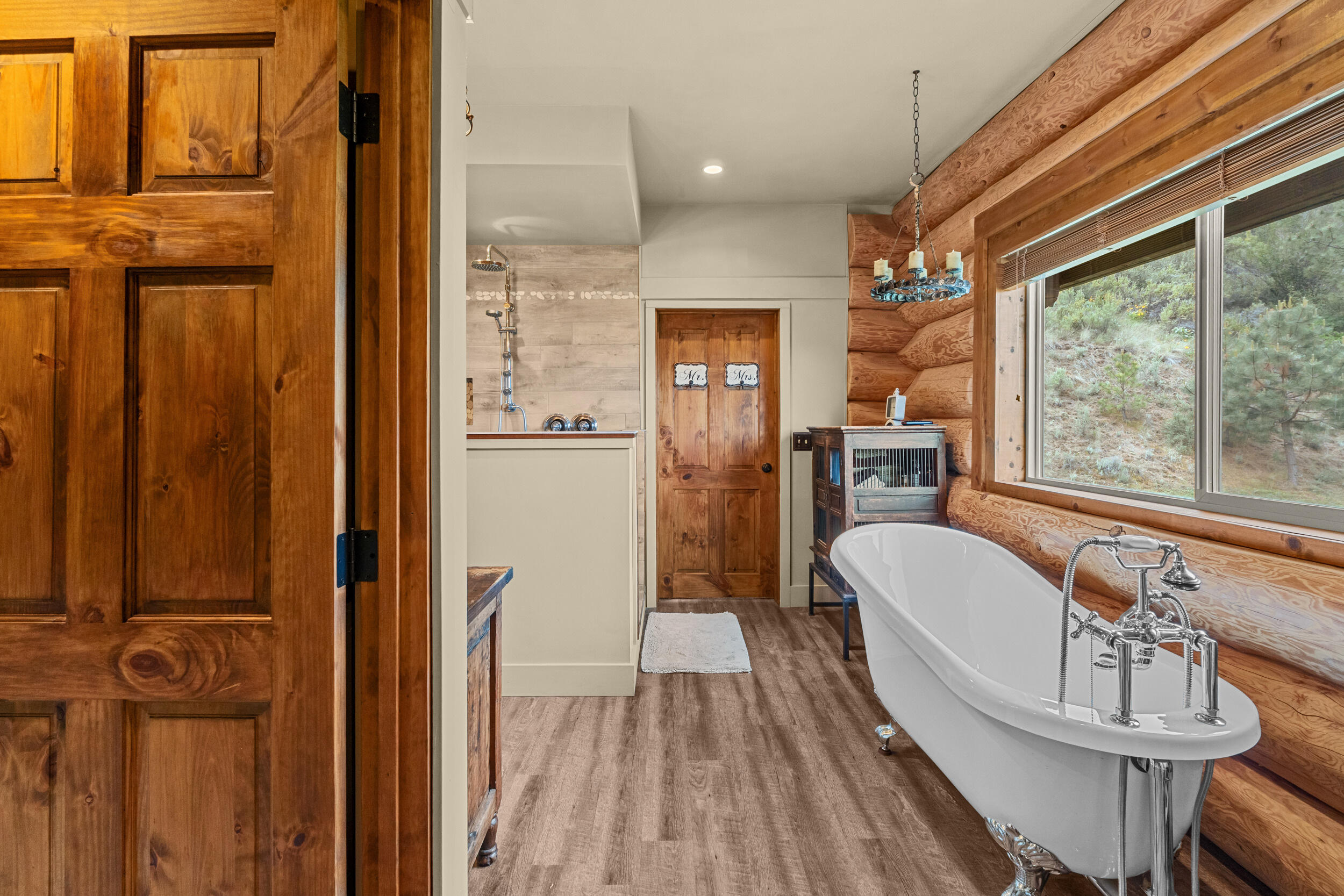 
                        Property photograph at
                        33905 WINTERWOOD LN E
                      