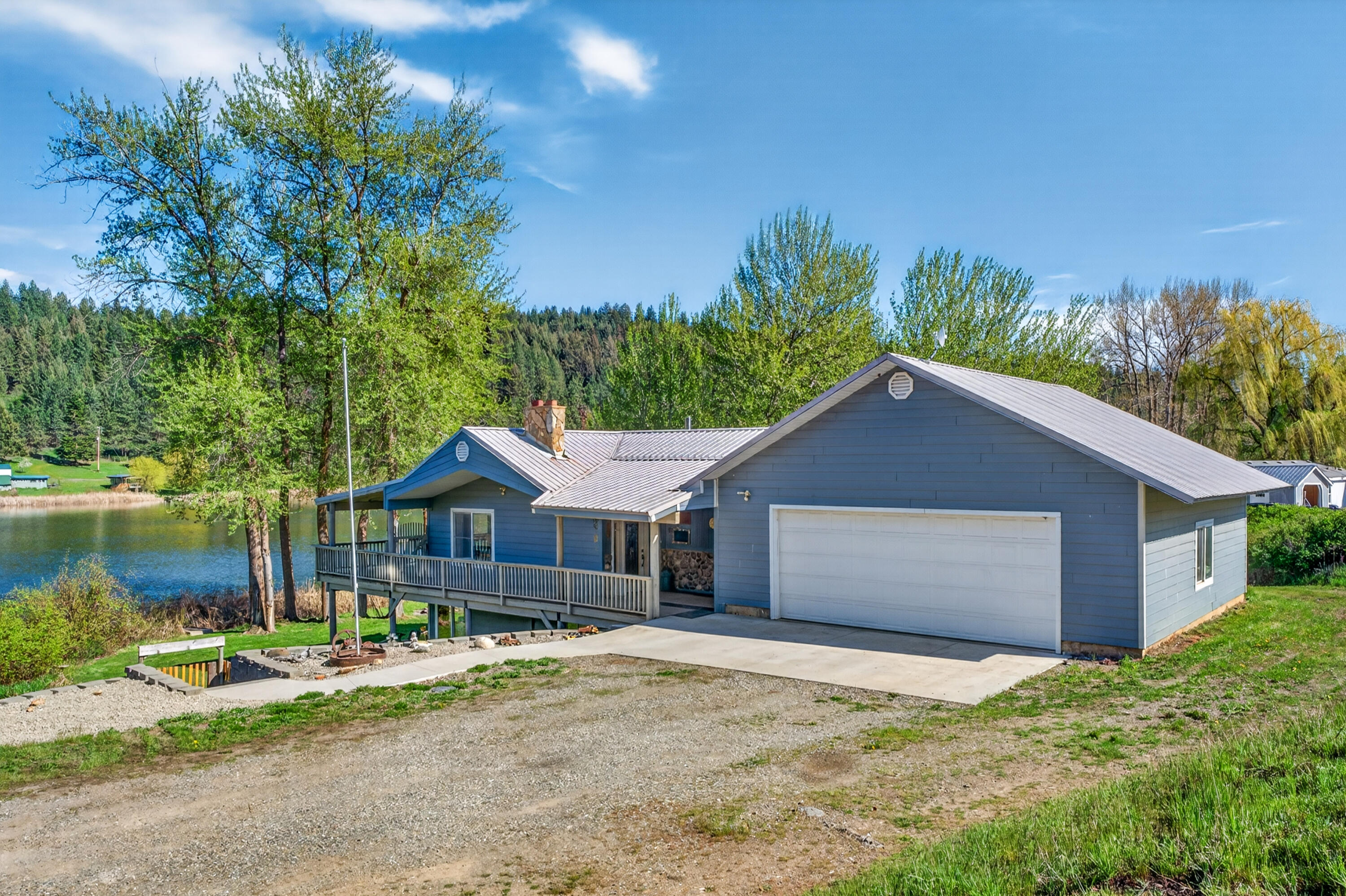 
                        Property photograph at
                        927 MISSION LAKE RD
                      