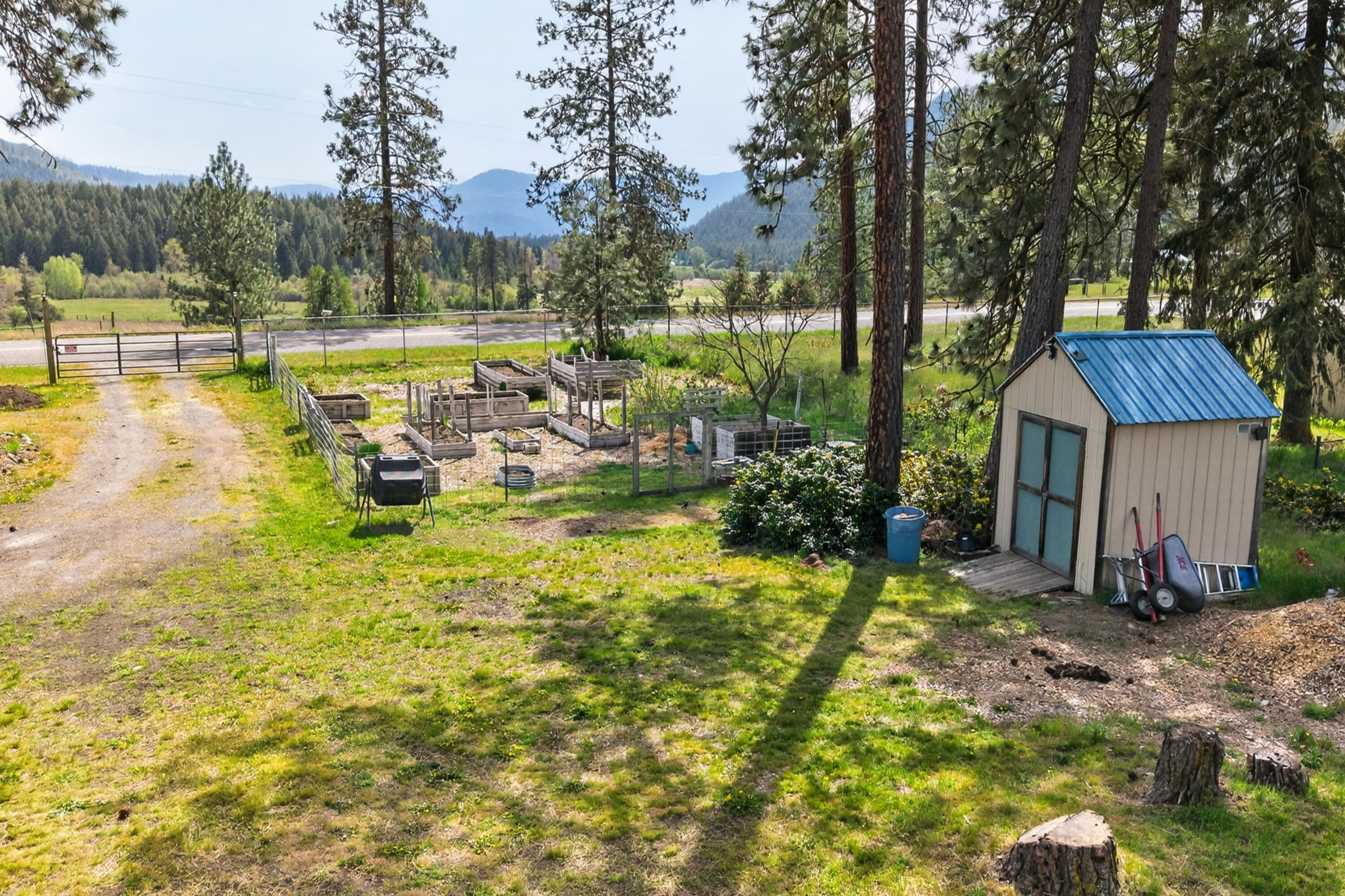 
                        Property photograph at
                        762 JOSEPH JESSICA RD
                      