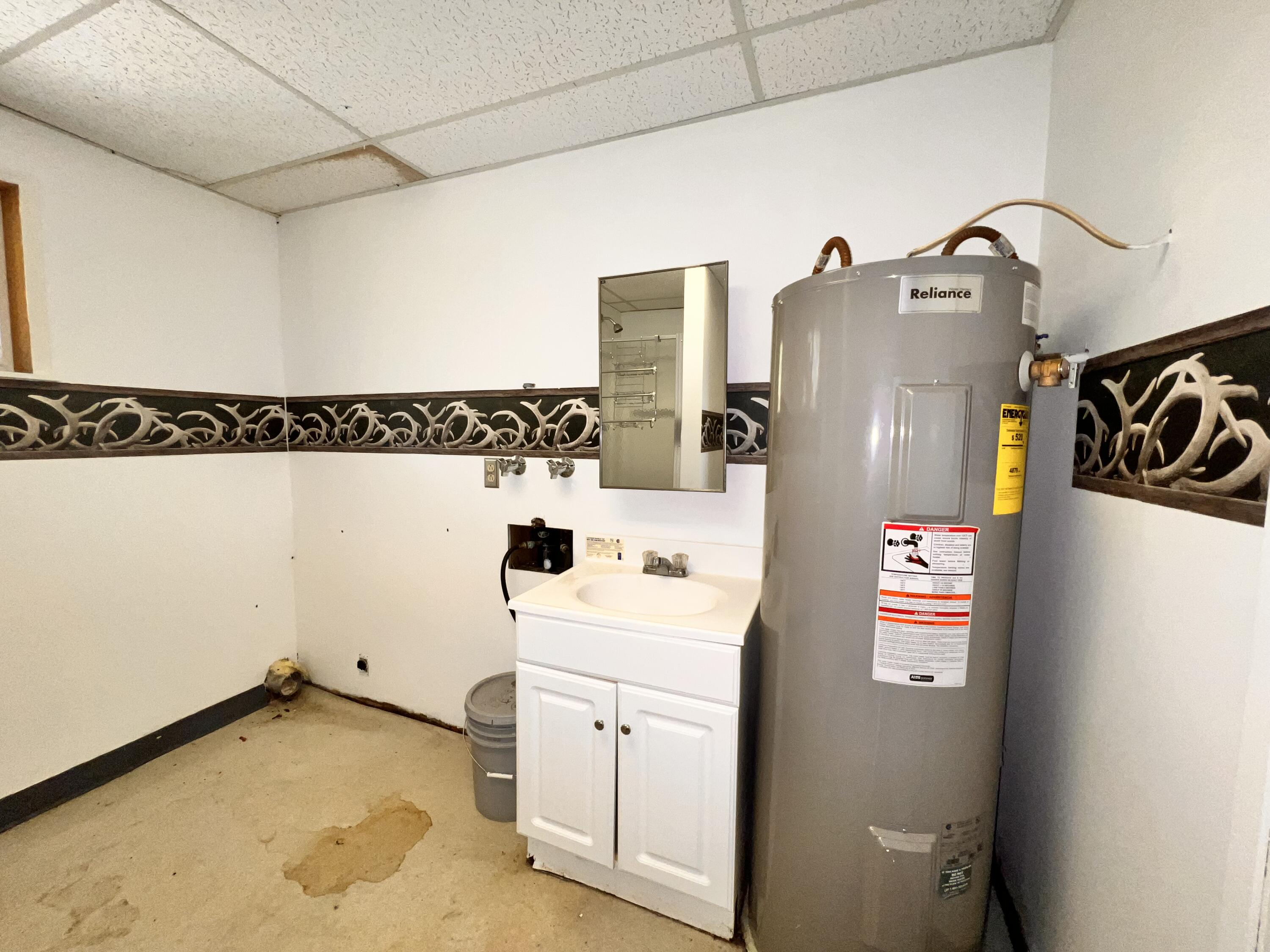 
                        Property photograph at
                        17320 HIGHWAY 21 N
                      